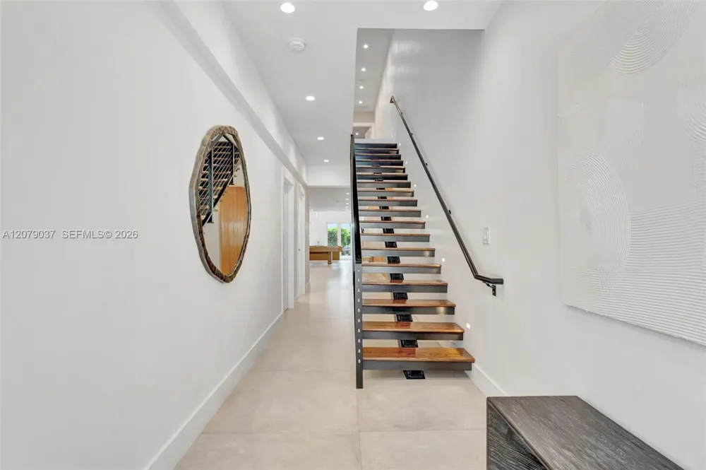 617 NE 14th Ave Fort Lauderdale, FL 33304