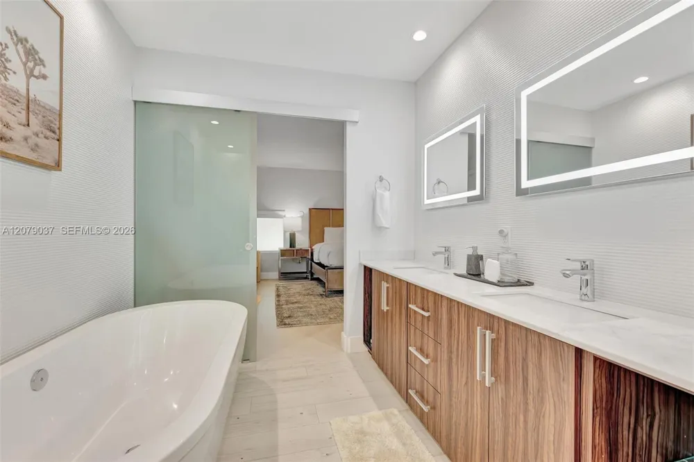 617 NE 14th Ave Fort Lauderdale, FL 33304