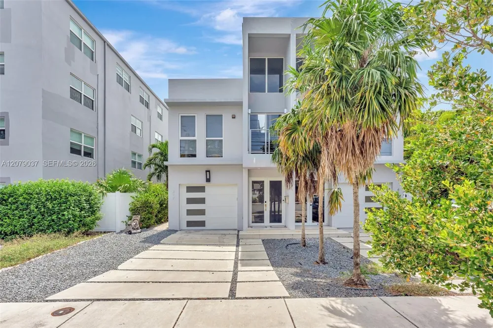 617 NE 14th Ave Fort Lauderdale, FL 33304