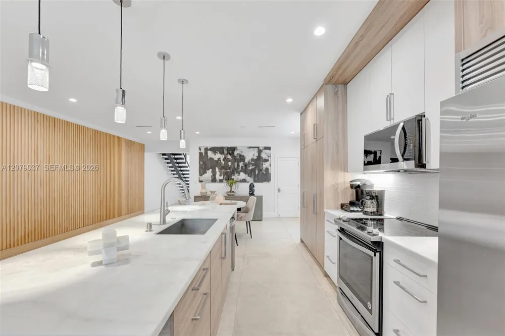 617 NE 14th Ave Fort Lauderdale, FL 33304