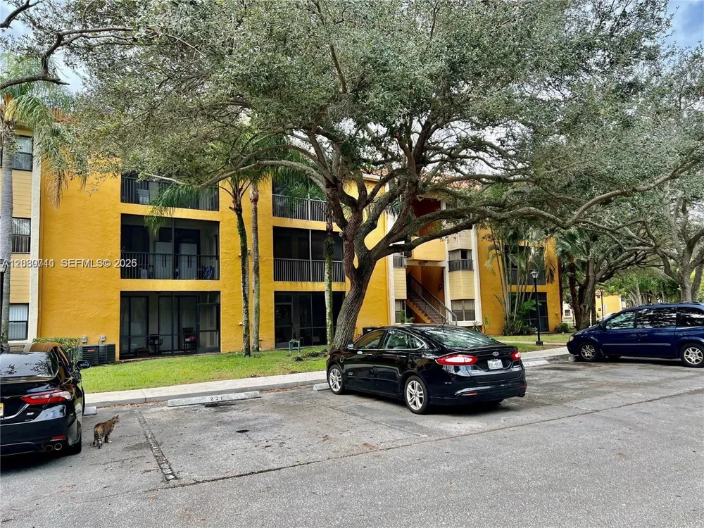 3858 Coral Tree Cir #206 Coconut Creek, FL 33073