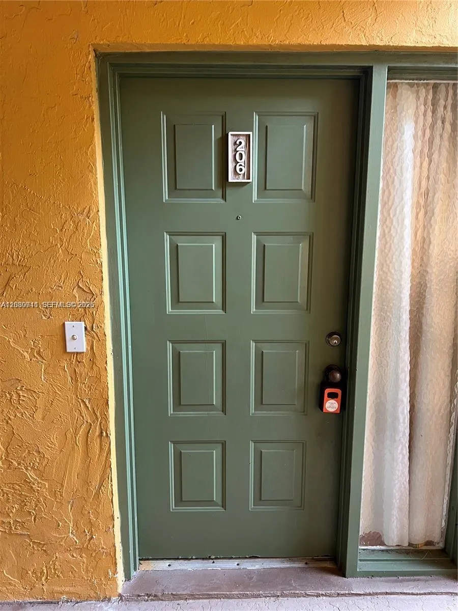 3858 Coral Tree Cir #206 Coconut Creek, FL 33073