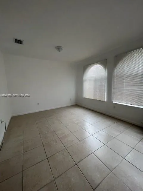 3632 NW 30th Ct #10F Lauderdale Lakes, FL 33311