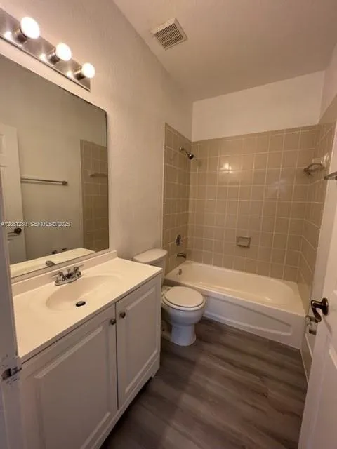 3632 NW 30th Ct #10F Lauderdale Lakes, FL 33311