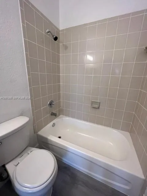 3632 NW 30th Ct #10F Lauderdale Lakes, FL 33311
