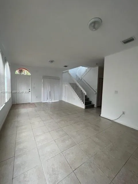 3632 NW 30th Ct #10F Lauderdale Lakes, FL 33311