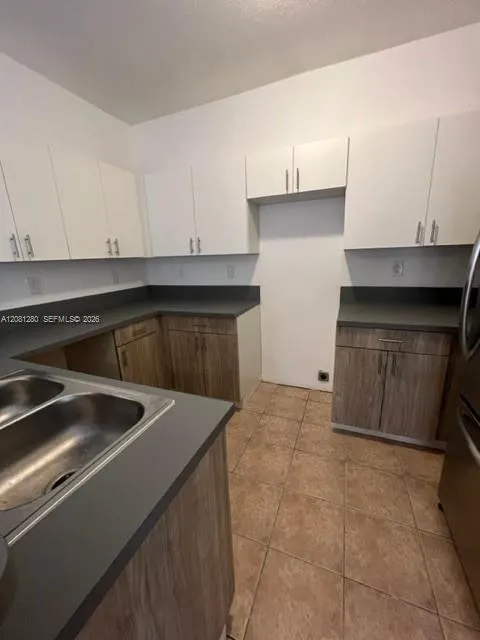 3632 NW 30th Ct #10F Lauderdale Lakes, FL 33311