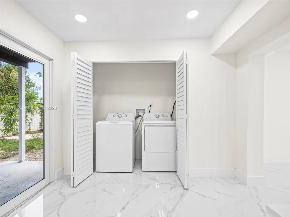 3651 SW 40th Ave West Park, FL 33023
