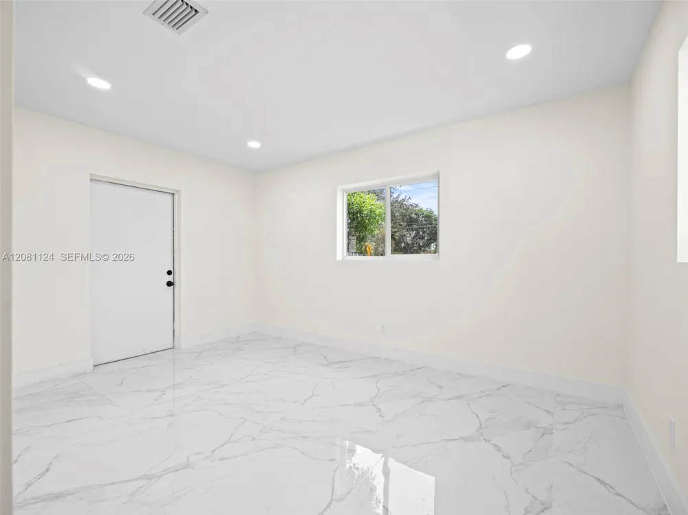 3651 SW 40th Ave West Park, FL 33023