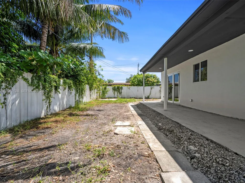 3651 SW 40th Ave West Park, FL 33023