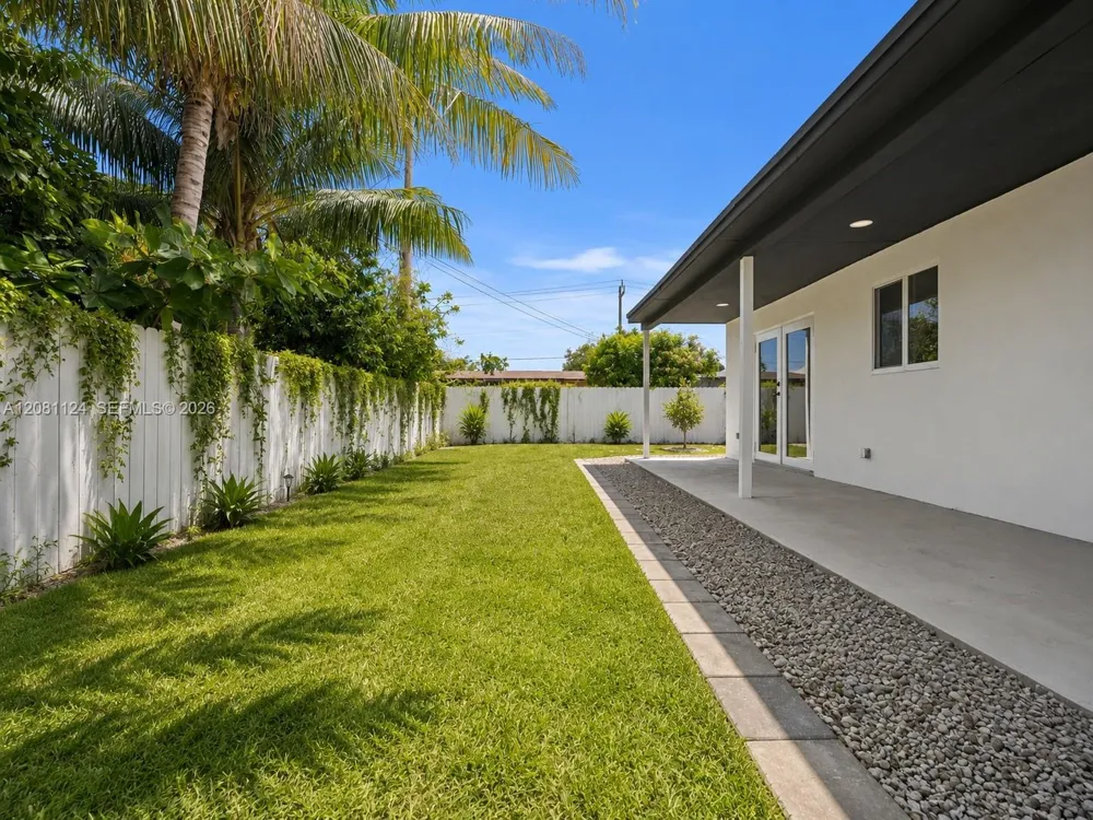 3651 SW 40th Ave West Park, FL 33023