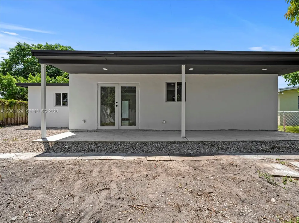 3651 SW 40th Ave West Park, FL 33023