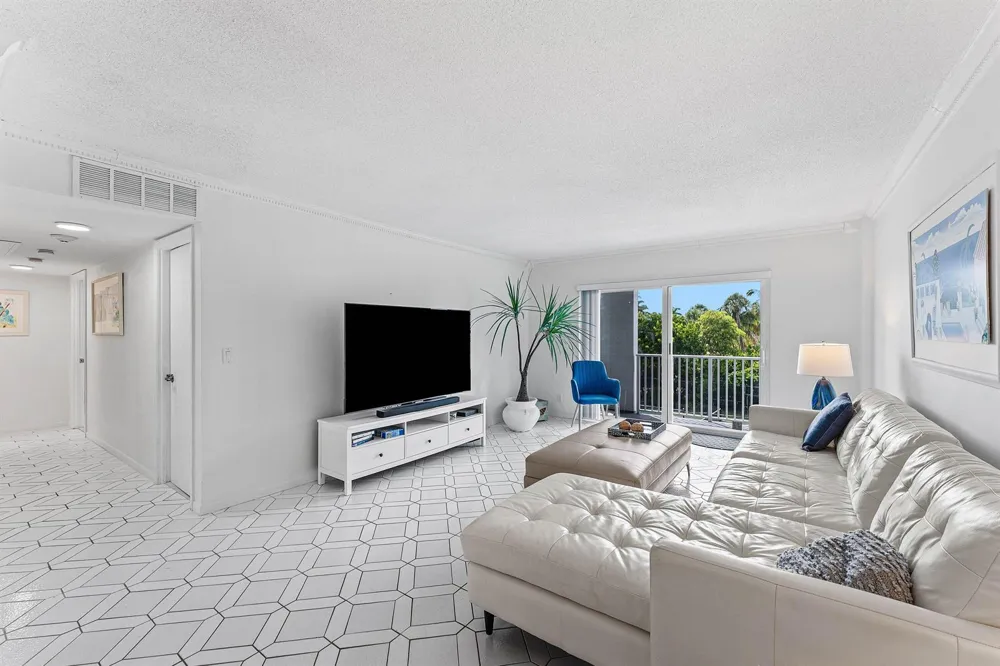 1111 S Ocean Boulevard #315 Boca Raton, FL 33432