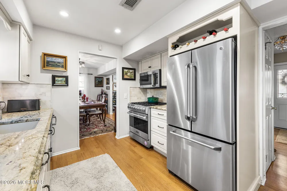 28 Standish Drive Howell, NJ 07731