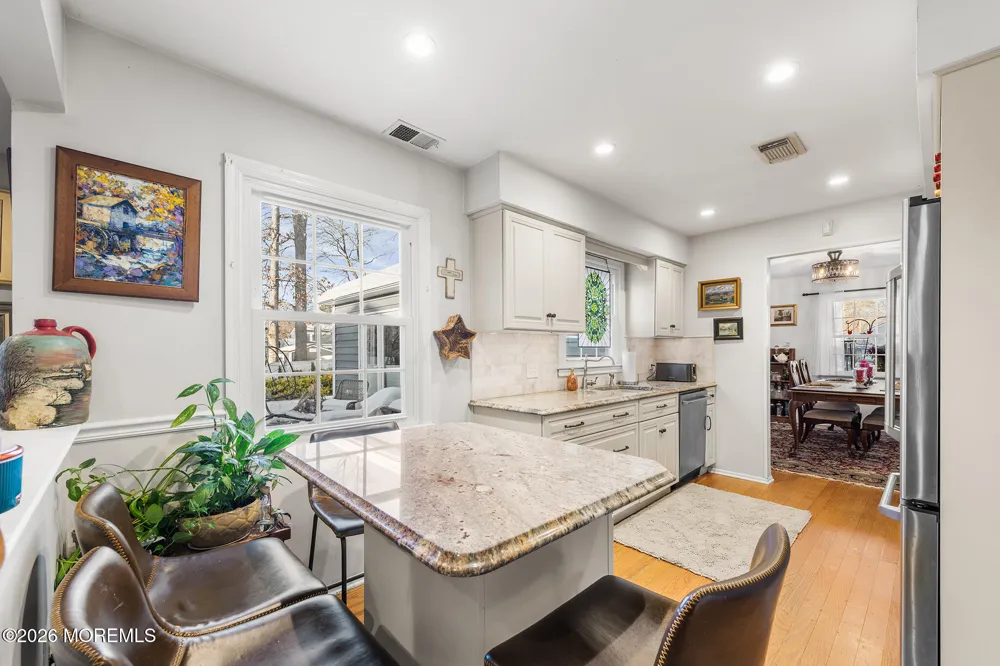 28 Standish Drive Howell, NJ 07731
