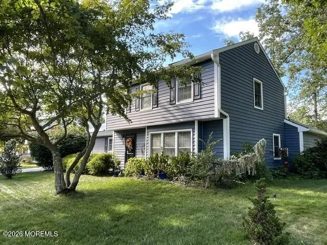 28 Standish Drive Howell, NJ 07731