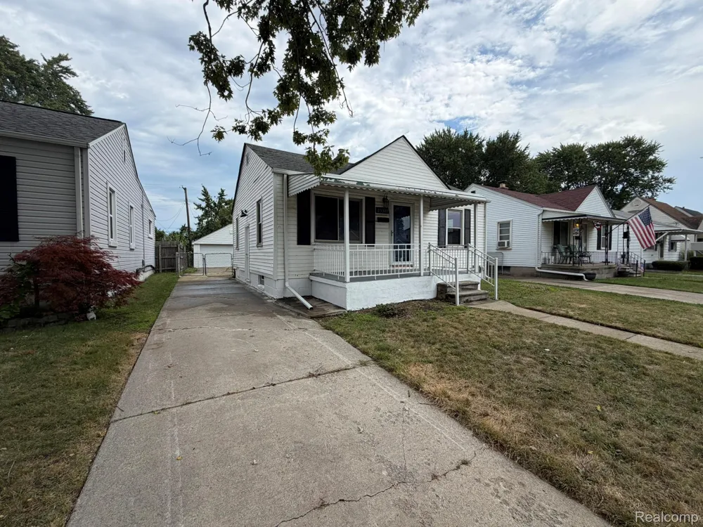 25324 Culver Street St Clair Shores City, MI 48081