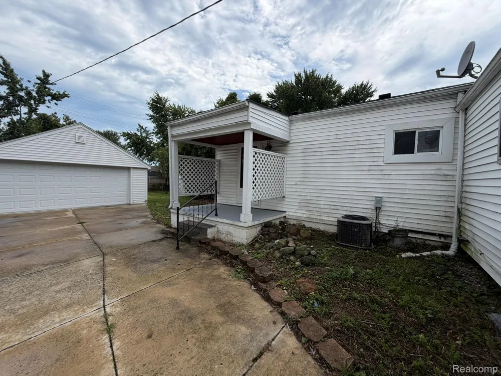 25324 Culver Street St Clair Shores City, MI 48081