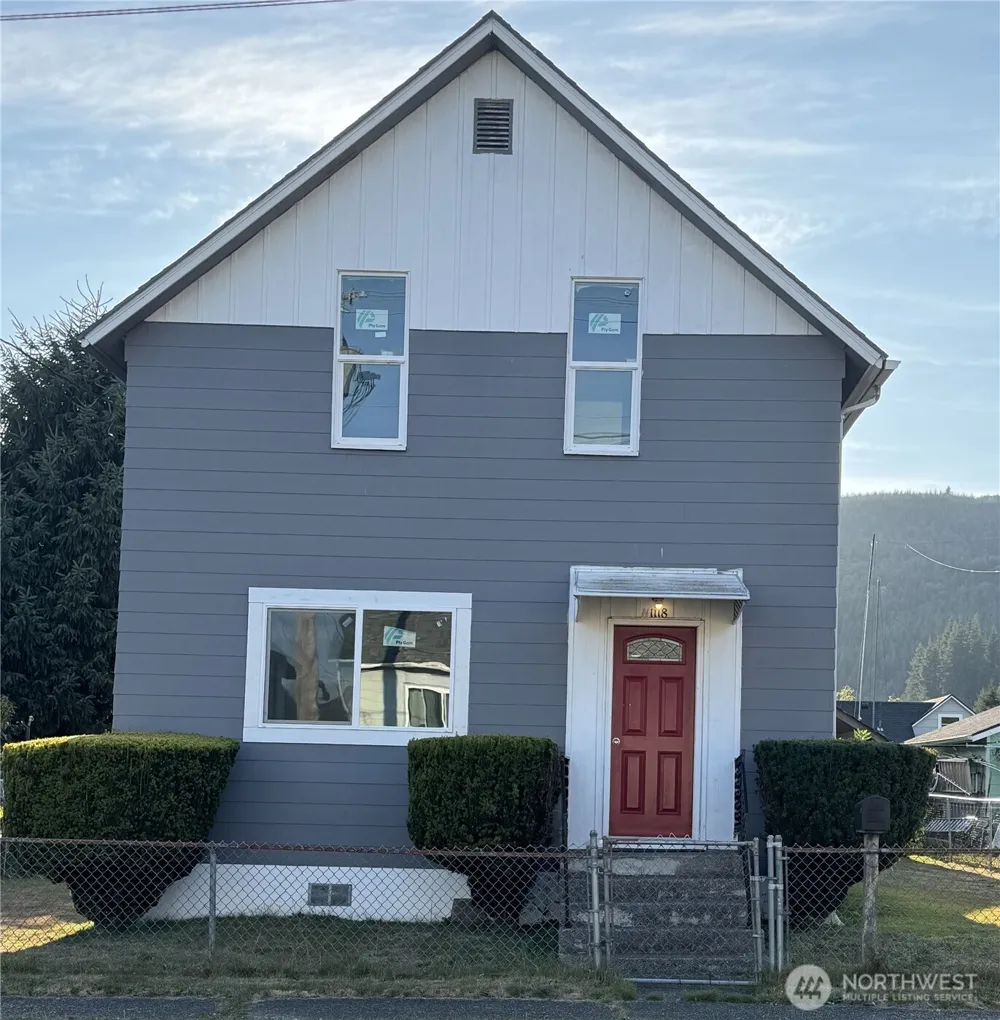 1118 Larch Street Raymond, WA 98577