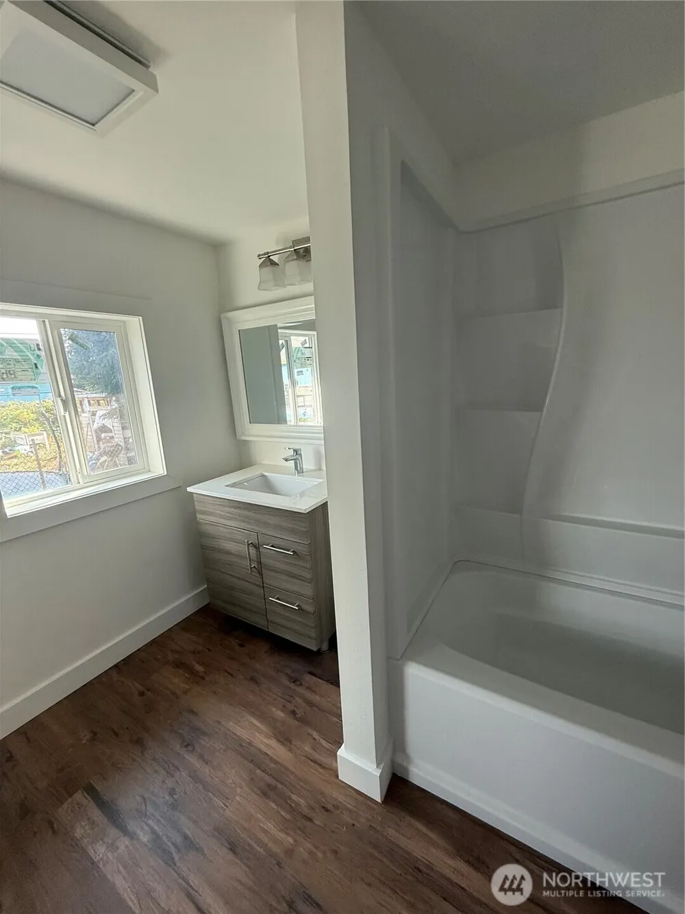 1118 Larch Street Raymond, WA 98577