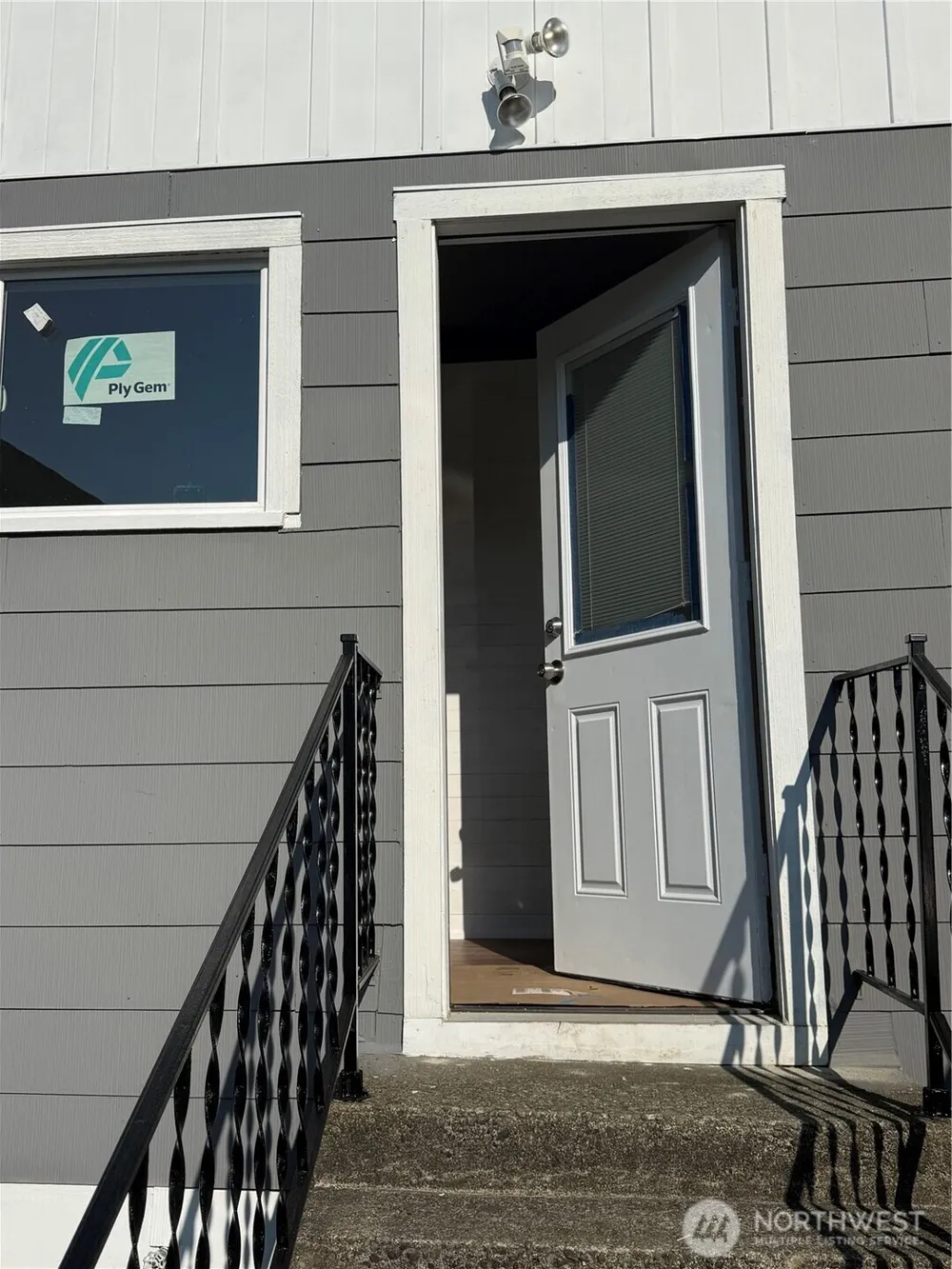 1118 Larch Street Raymond, WA 98577