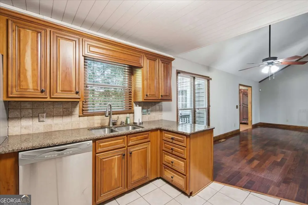 5270 Story Rd Powder Springs, GA 30127