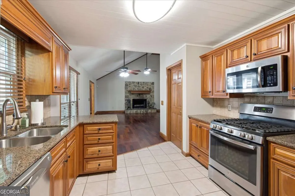 5270 Story Rd Powder Springs, GA 30127