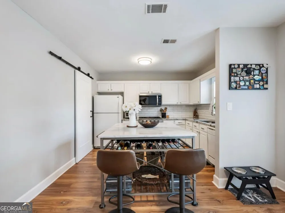 81 Mount Vernon CIR Sandy Springs, GA 30338