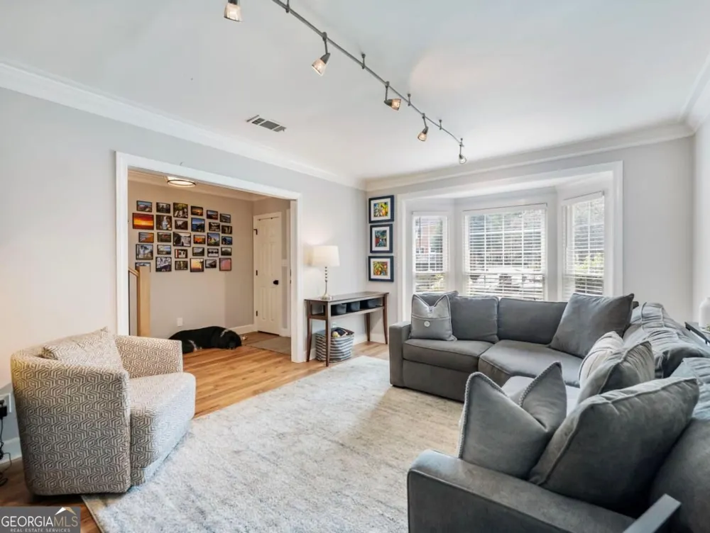 81 Mount Vernon CIR Sandy Springs, GA 30338