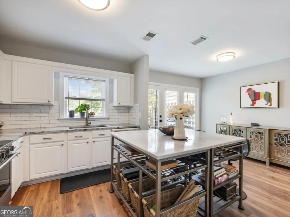 81 Mount Vernon CIR Sandy Springs, GA 30338