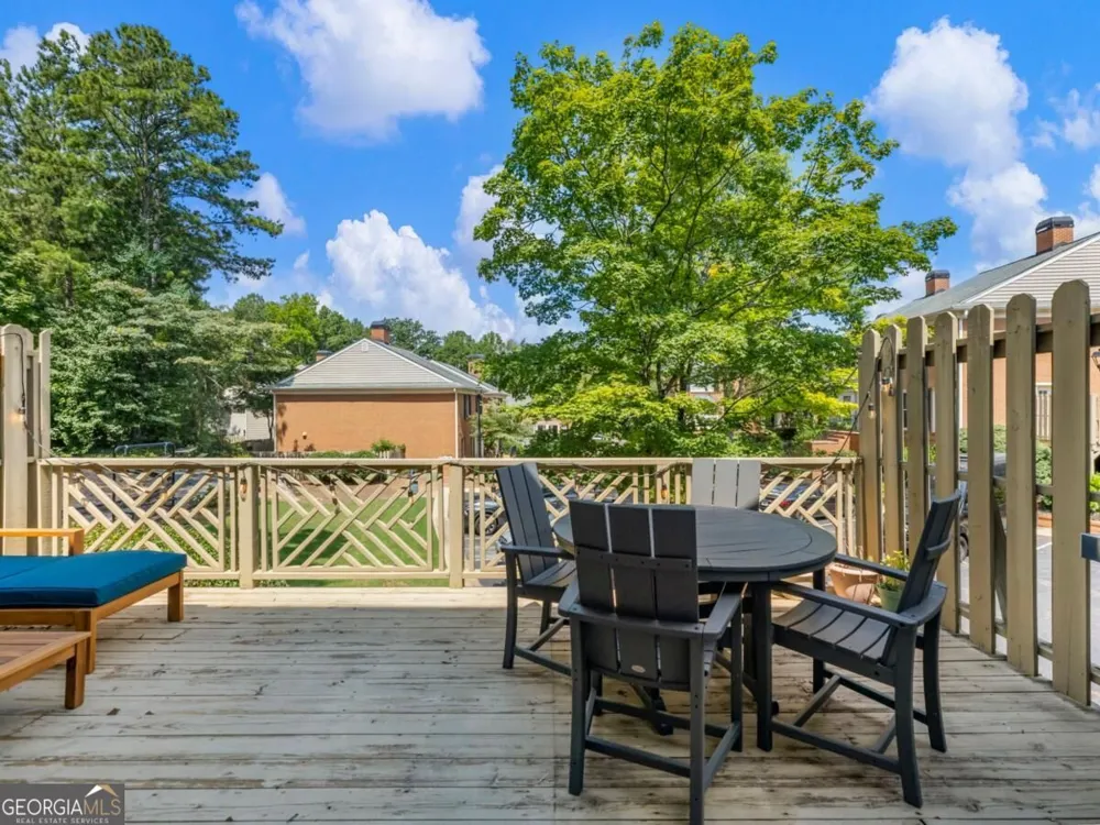 81 Mount Vernon CIR Sandy Springs, GA 30338