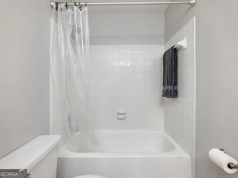 81 Mount Vernon CIR Sandy Springs, GA 30338