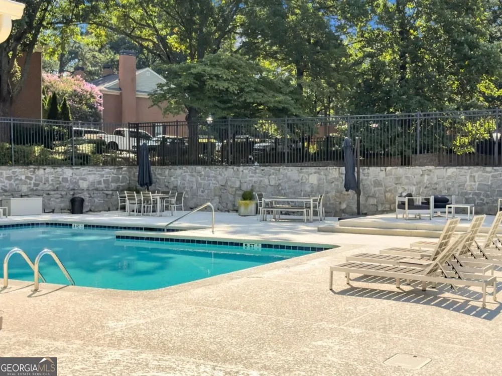 81 Mount Vernon CIR Sandy Springs, GA 30338
