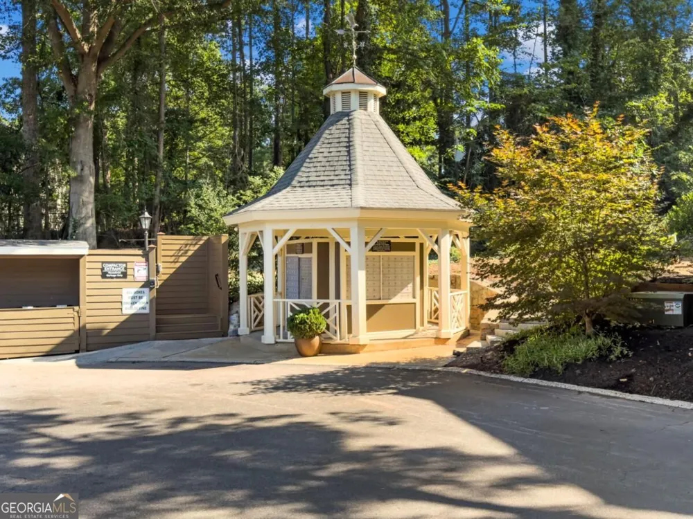 81 Mount Vernon CIR Sandy Springs, GA 30338