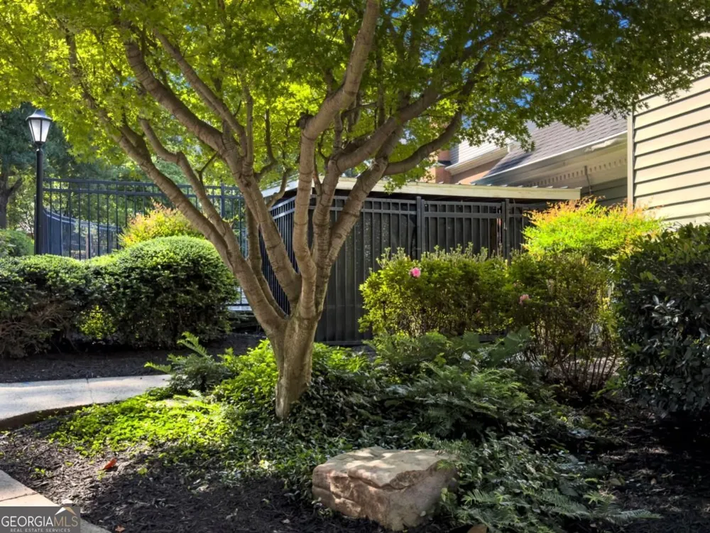 81 Mount Vernon CIR Sandy Springs, GA 30338