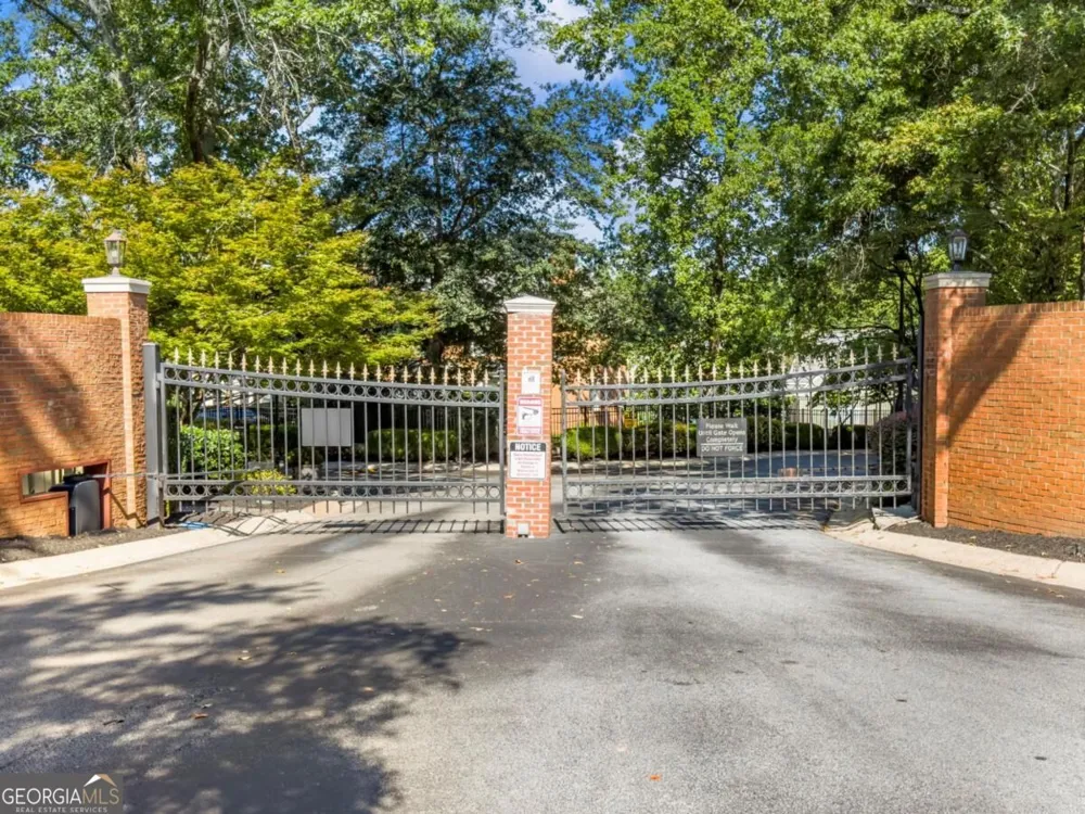 81 Mount Vernon CIR Sandy Springs, GA 30338