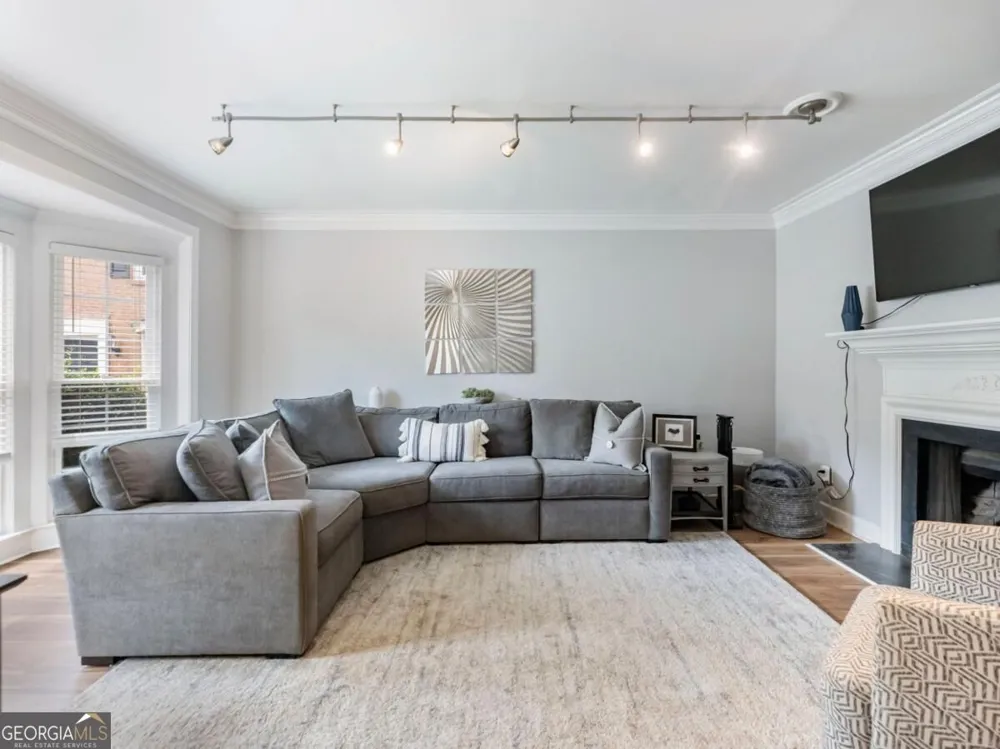 81 Mount Vernon CIR Sandy Springs, GA 30338