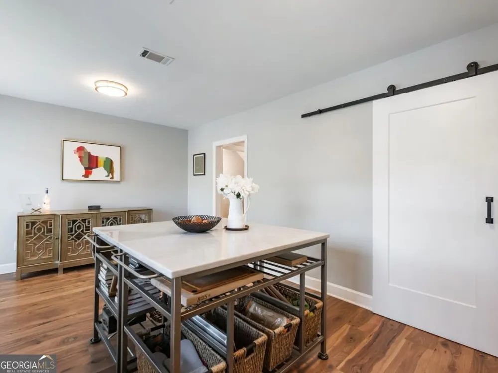 81 Mount Vernon CIR Sandy Springs, GA 30338