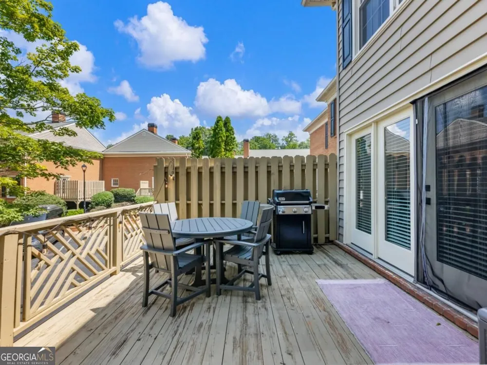 81 Mount Vernon CIR Sandy Springs, GA 30338
