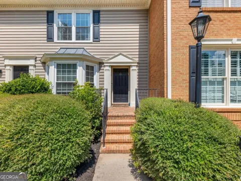 81 Mount Vernon CIR