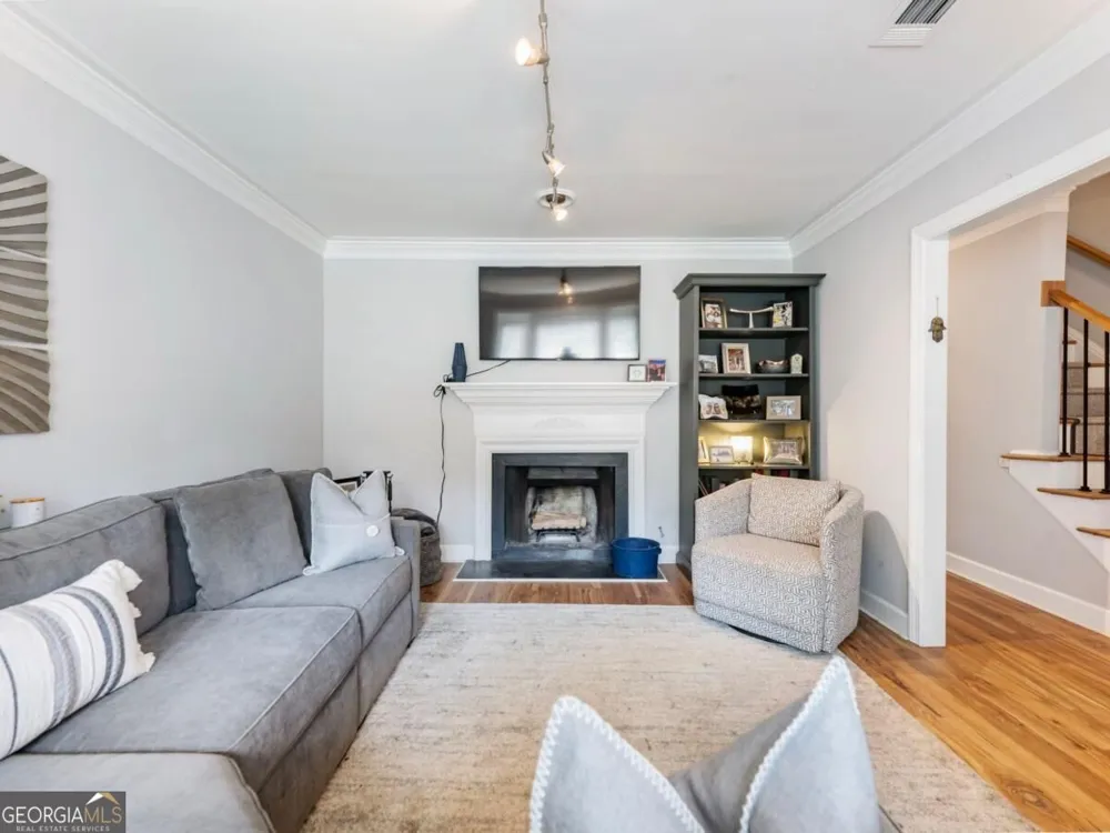 81 Mount Vernon CIR Sandy Springs, GA 30338