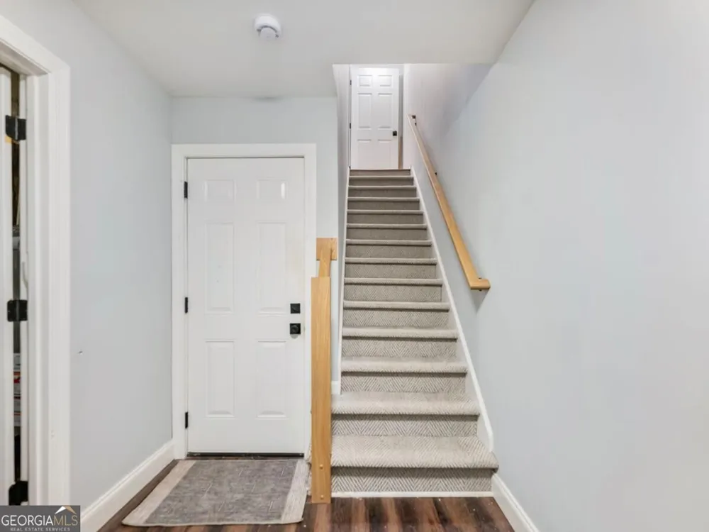 81 Mount Vernon CIR Sandy Springs, GA 30338