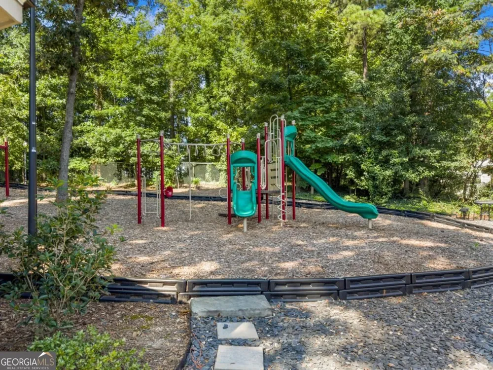 81 Mount Vernon CIR Sandy Springs, GA 30338