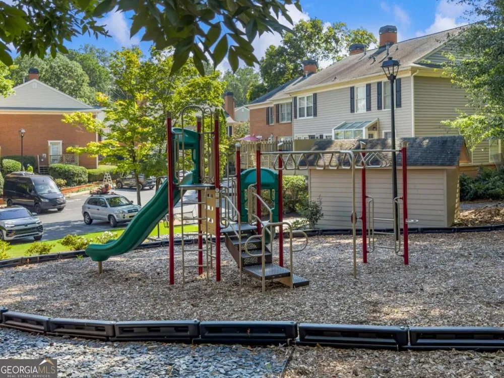 81 Mount Vernon CIR Sandy Springs, GA 30338