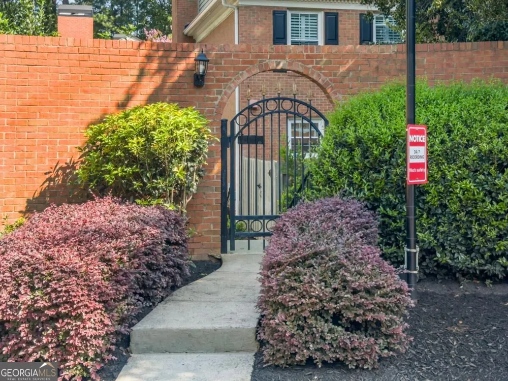 81 Mount Vernon CIR Sandy Springs, GA 30338