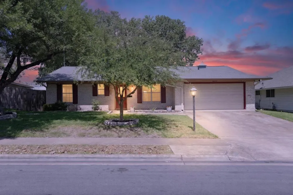 8602 Colonial Drive Austin, TX 78758