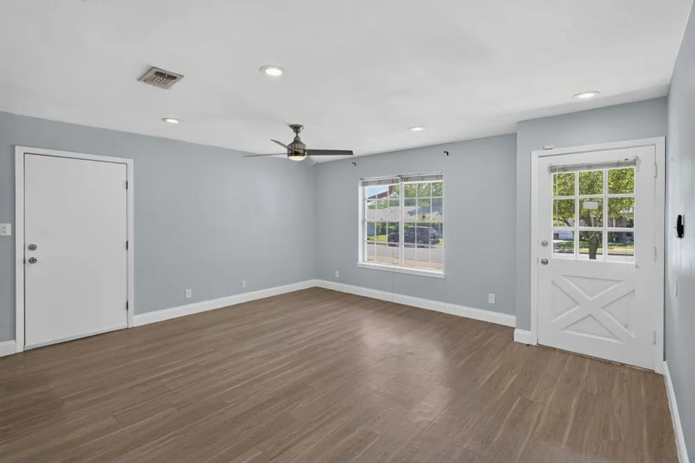 8602 Colonial Drive Austin, TX 78758