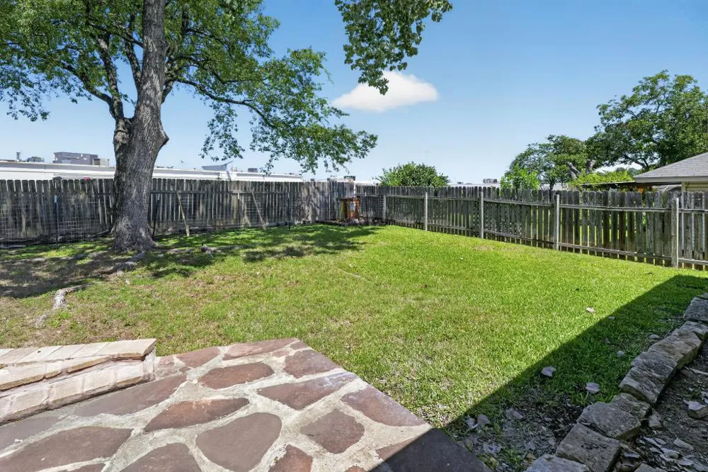 8602 Colonial Drive Austin, TX 78758