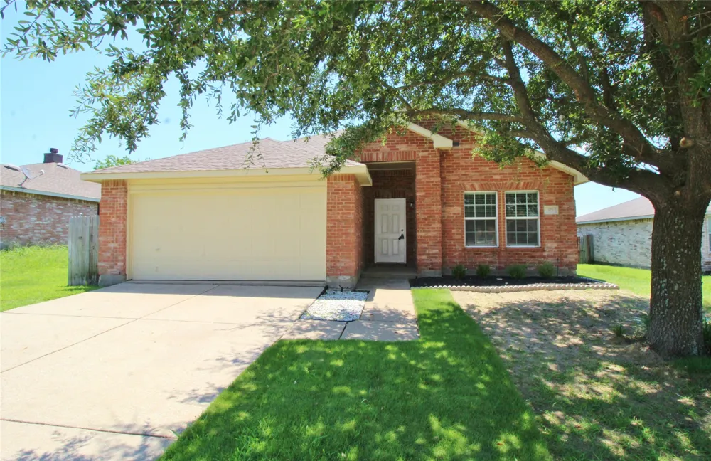 321 Briar Oaks Drive Royse City, TX 75189