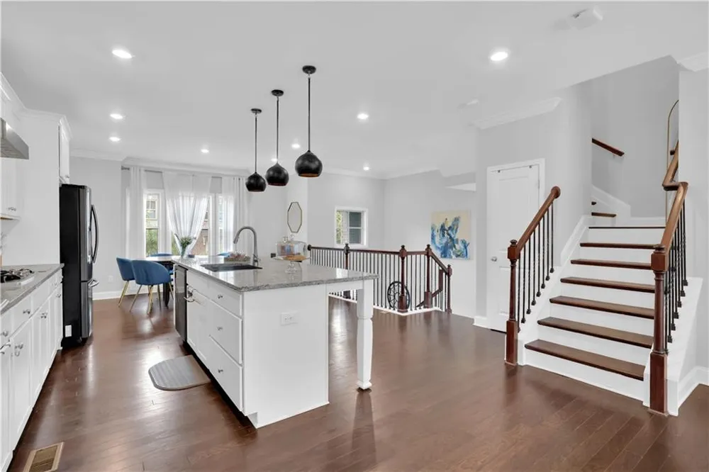 512 Via Secco Lane Suwanee, GA 30024